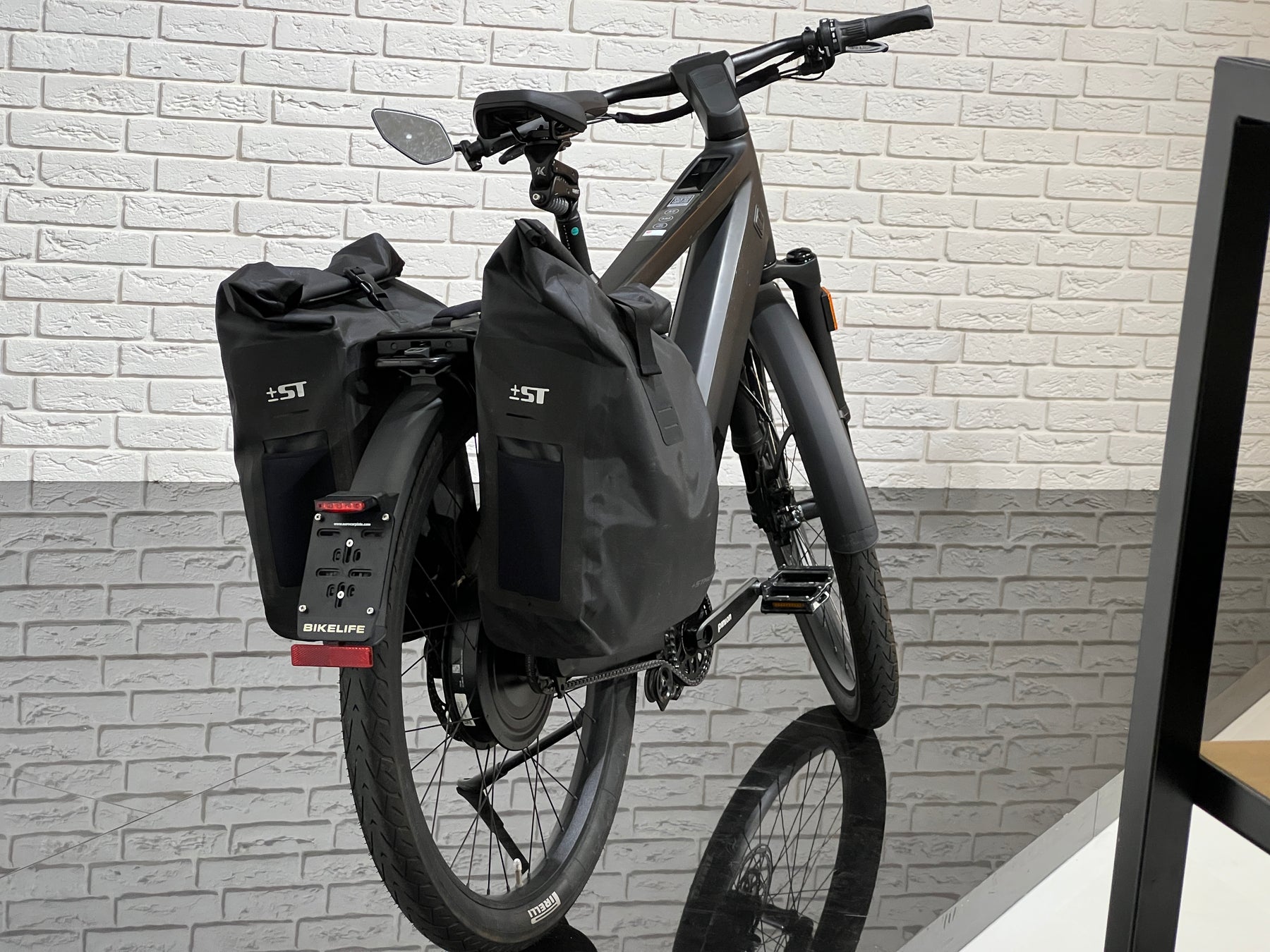 Stromer ST3 Pinion Deep Black Sport L